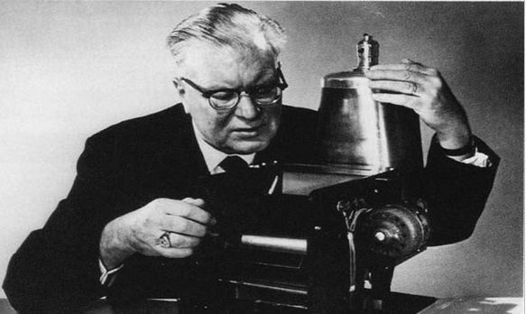 Chester Carlson cha đẻ của máy photocopy